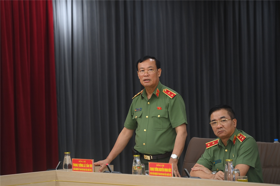 ប្រធានគណៈកម្មាធិការការពារជាតិ និងសន្តិសុខរបស់រដ្ឋសភា លោក Le Tan Toi បាននិយាយនៅក្នុងកិច្ចប្រជុំនេះ។