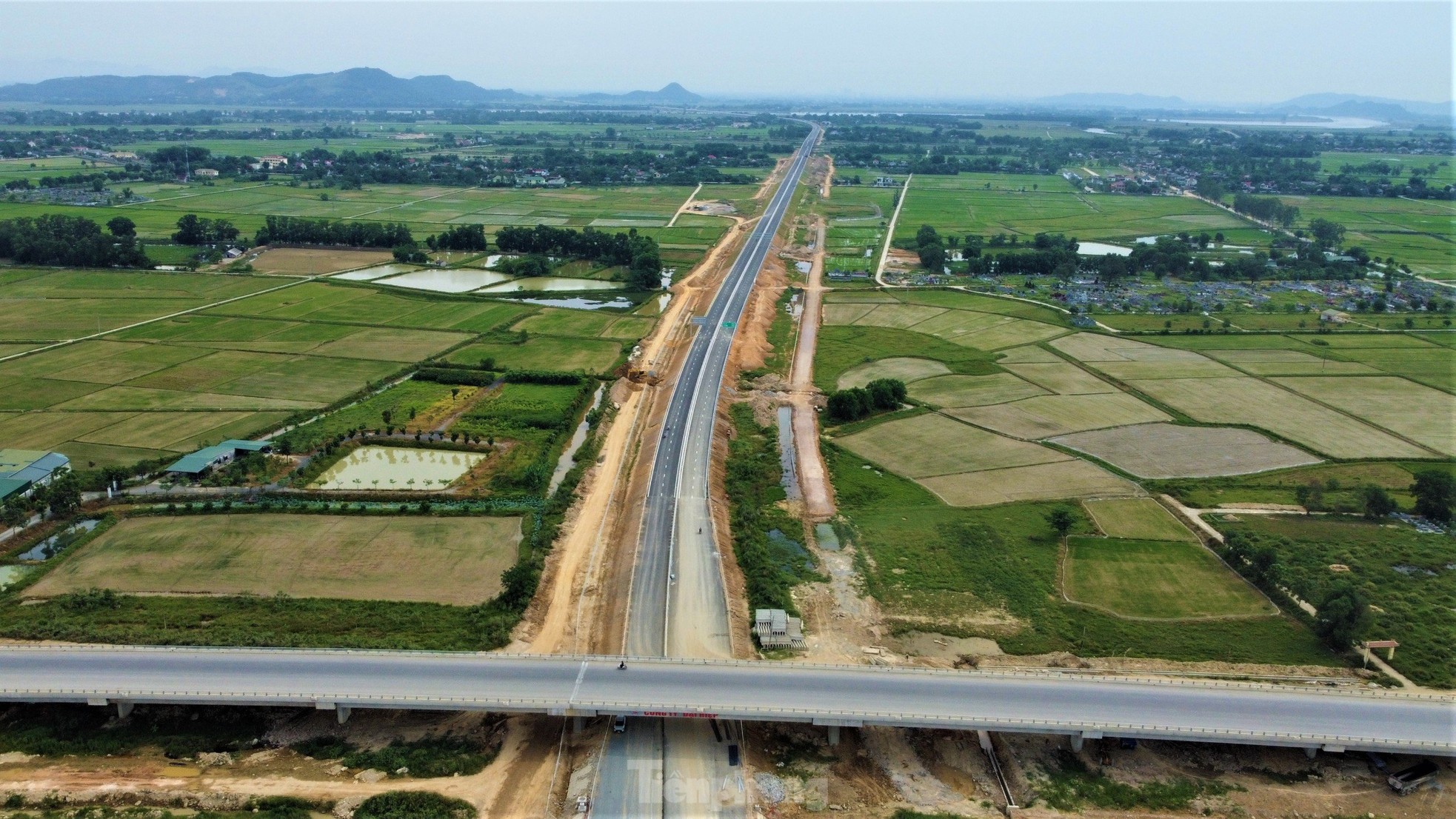 Close-up view of Dien Chau - Bai Vot highway before opening day photo 6