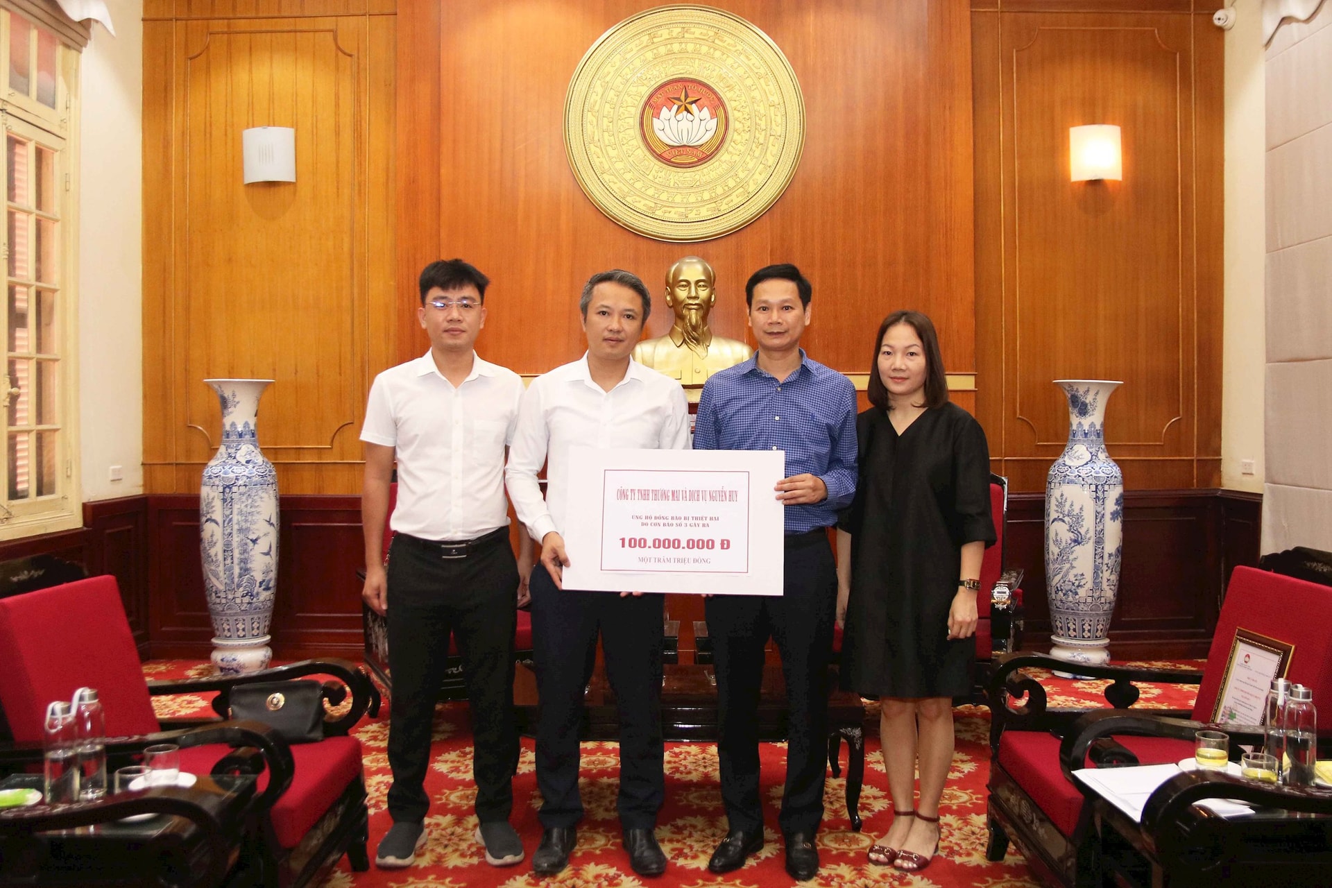 Mr. Nguyen Anh Duc received support from Nguyen Huy Trading and Service Company Limited.