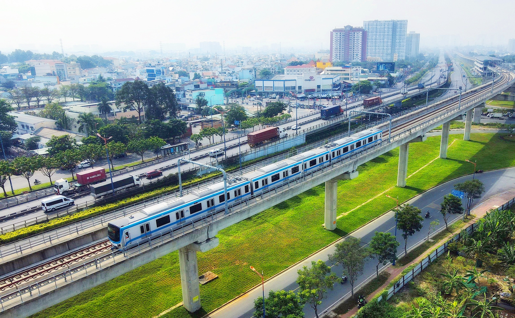 TP.HCM tính xây đường dọc hành lang tuyến metro số 1- Ảnh 1.