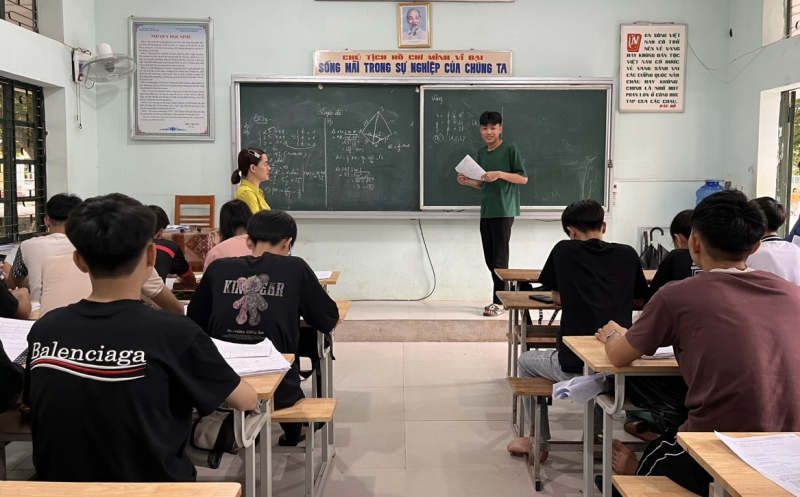 Đôi chân trần cõng bạn đến trường… câu chuyện cổ tích về tình bạn -0