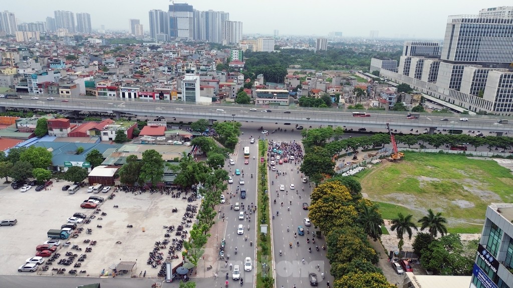 ទិដ្ឋភាពបែប Panoramic នៃទីតាំងដែលផ្លូវក្រោមដីនឹងត្រូវបានសាងសង់នៅចំណុចប្រសព្វ Hoang Quoc Viet - Pham Van Dong - Tran Vy រូបថត 8