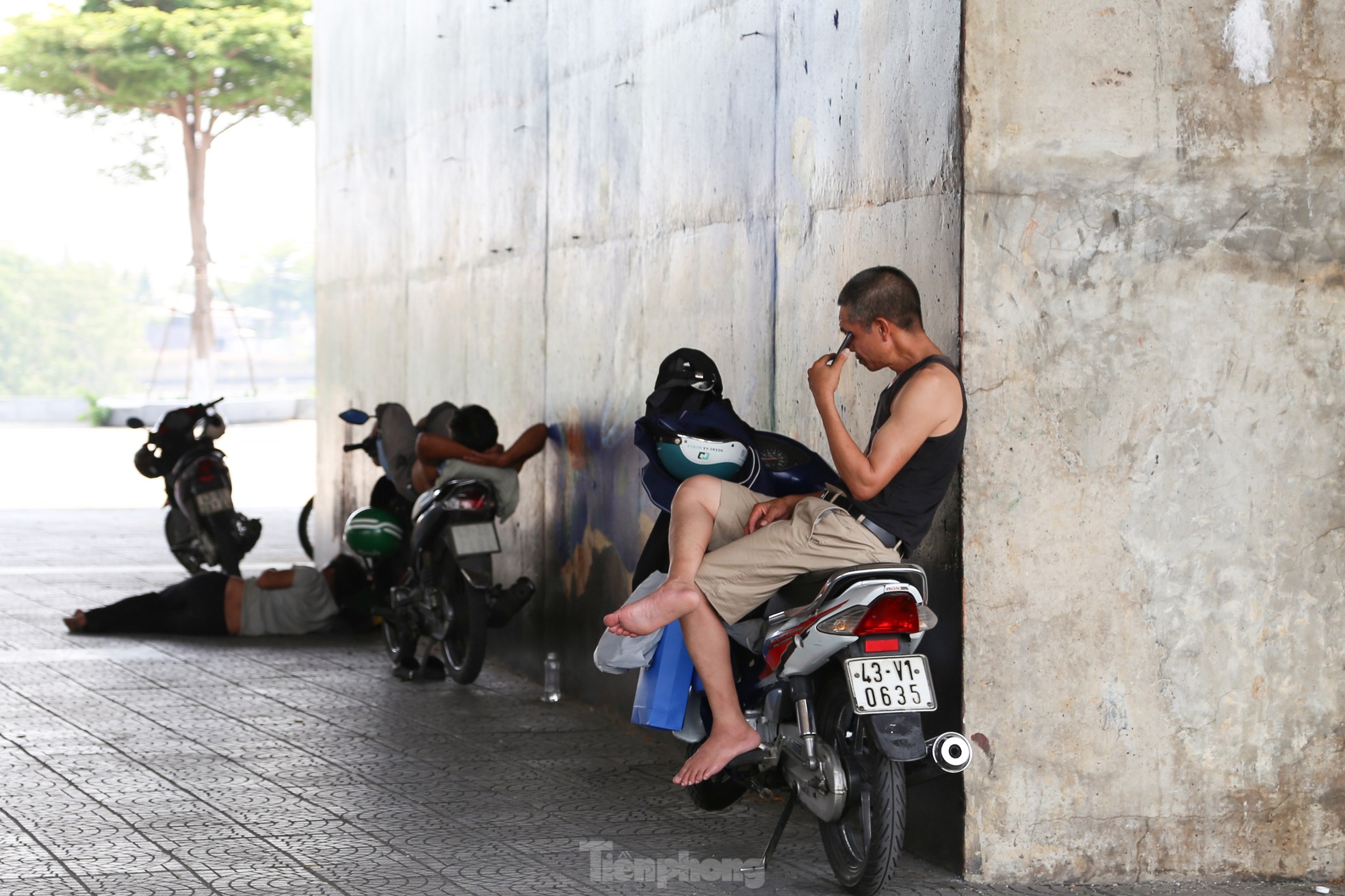 ダナン住民は記録的な暑さへの対処に苦戦している 写真15