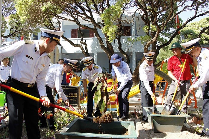 Hành trình về Trường Sa những ngày tháng Tư lịch sử