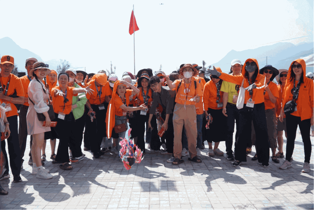 Muong Hoa Sa Pa 음식 축제 첫날 방문객으로 가득 찼습니다. - 7