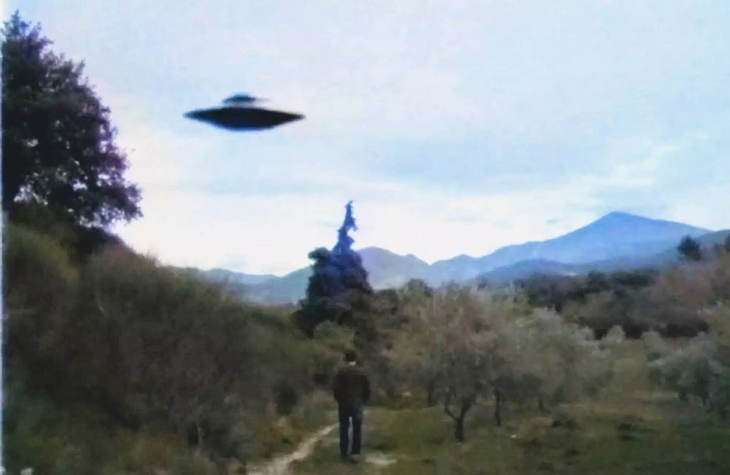 Choang vang loat dau vet la cua UFO tung ghe tham Trai dat?-Hinh-9