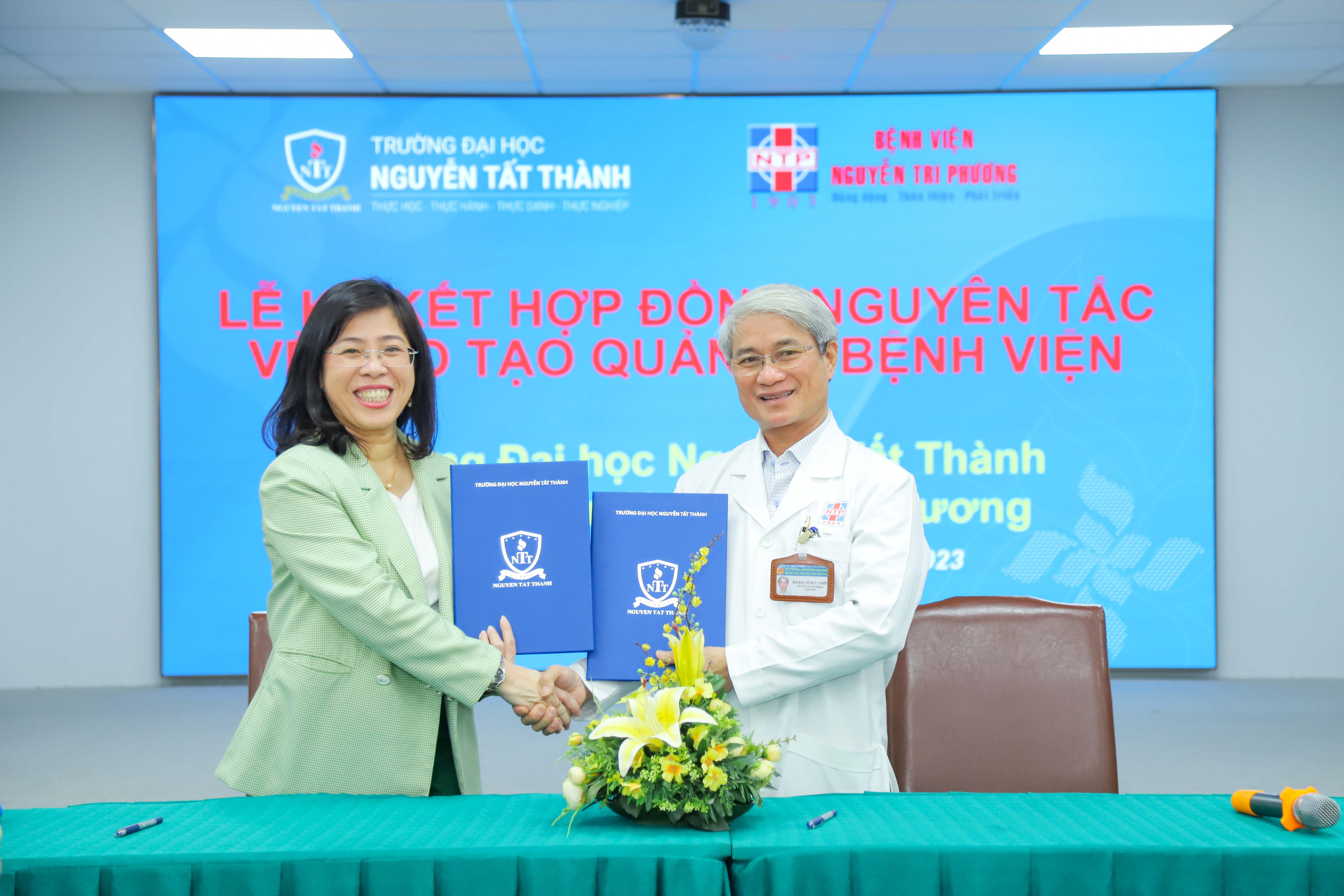 25 năm kiên định mục tiêu lấy thành công của người học làm 