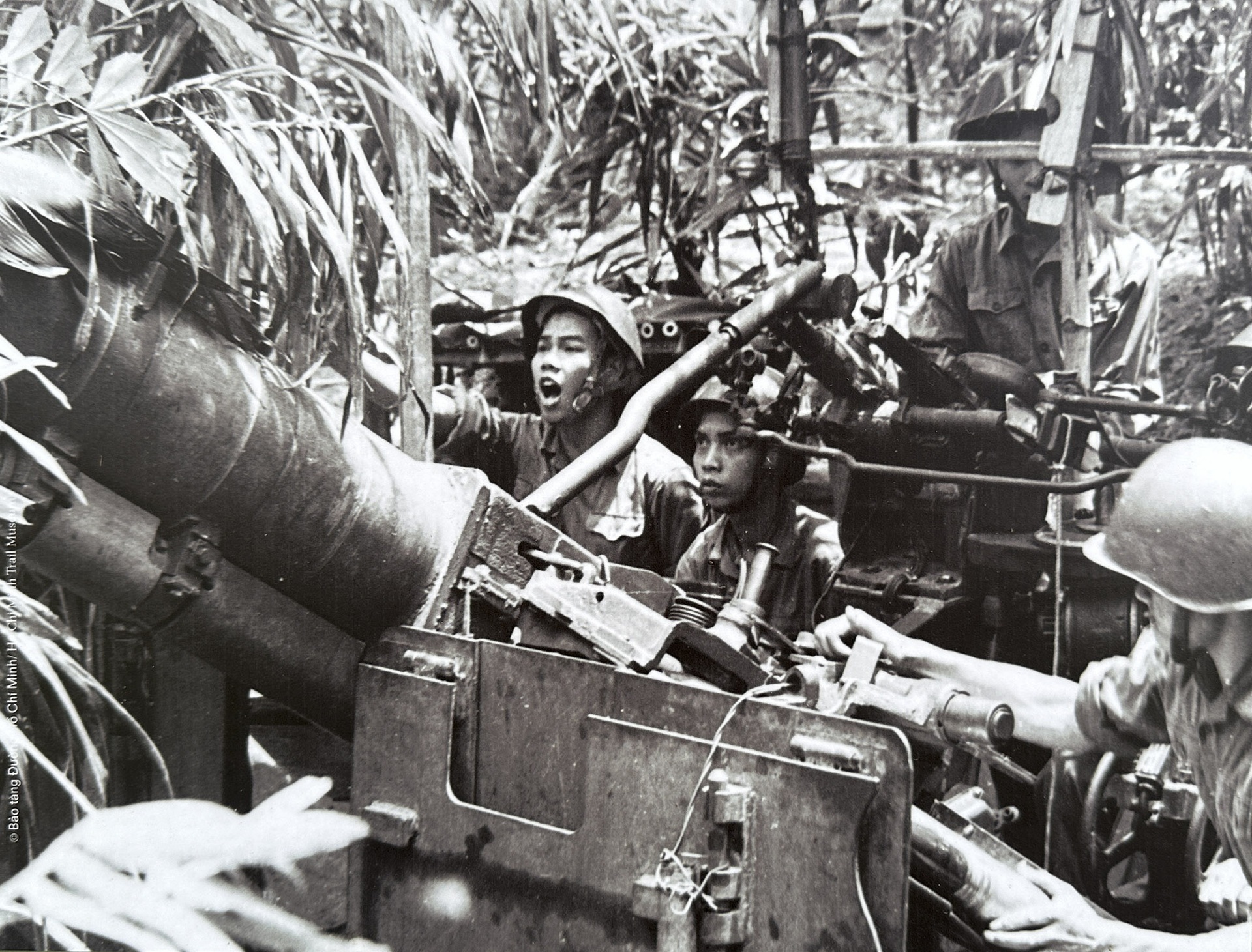 伝説のホーチミンルートの典型的な画像 - 9 Những hình ảnh tiêu biểu về đường Hồ Chí Minh huyền thoại - 9