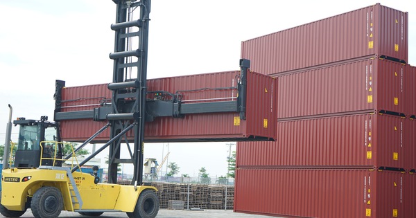 Doanh nghiệp nước ngoài tăng mua vỏ container Việt Nam