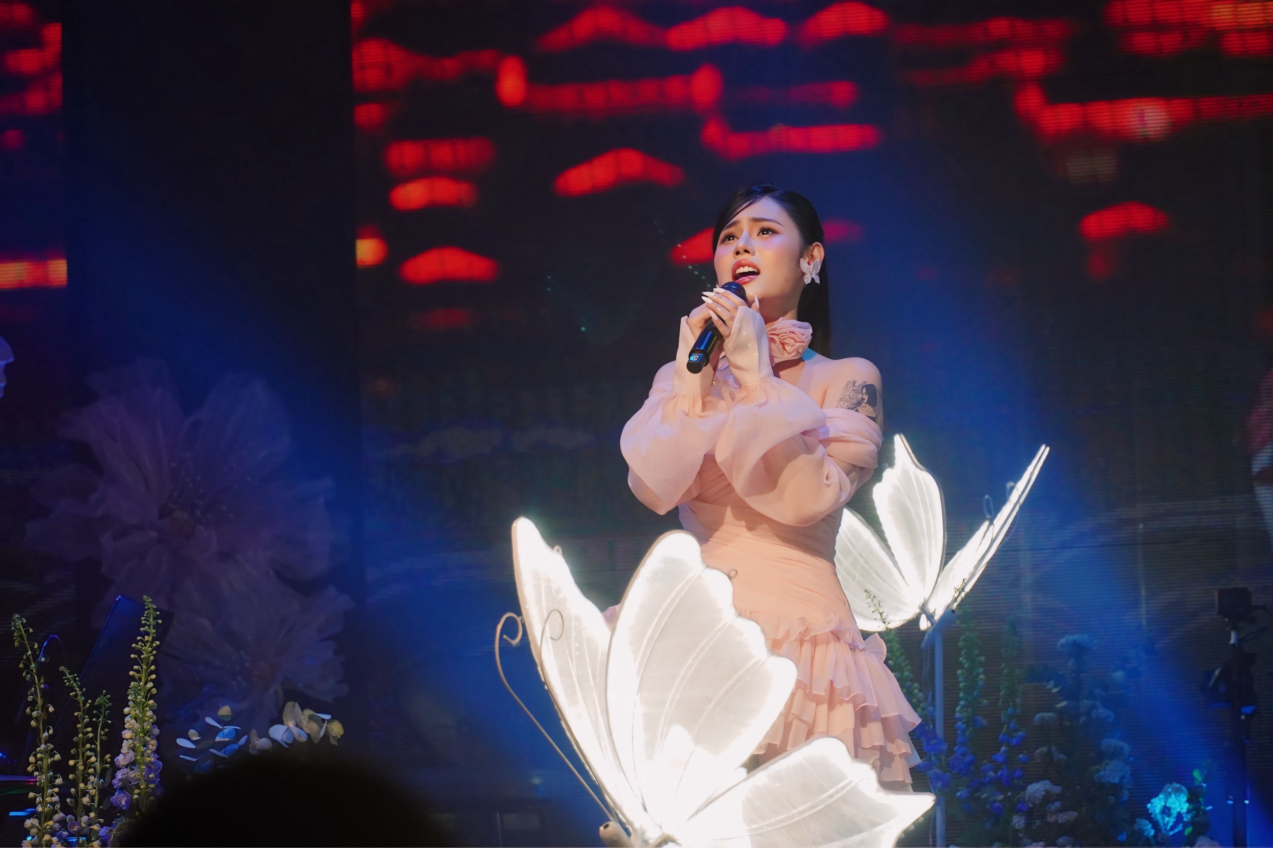 Con gái lớn của Tú Dưa chính thức debut với vai trò ca sĩ- Ảnh 2.