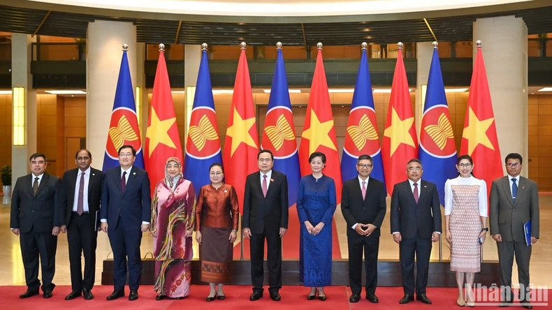 National Assembly Chairman Tran Thanh Man receives Ambassadors and Charge d'Affaires of ASEAN countries and Timor-Leste photo 4