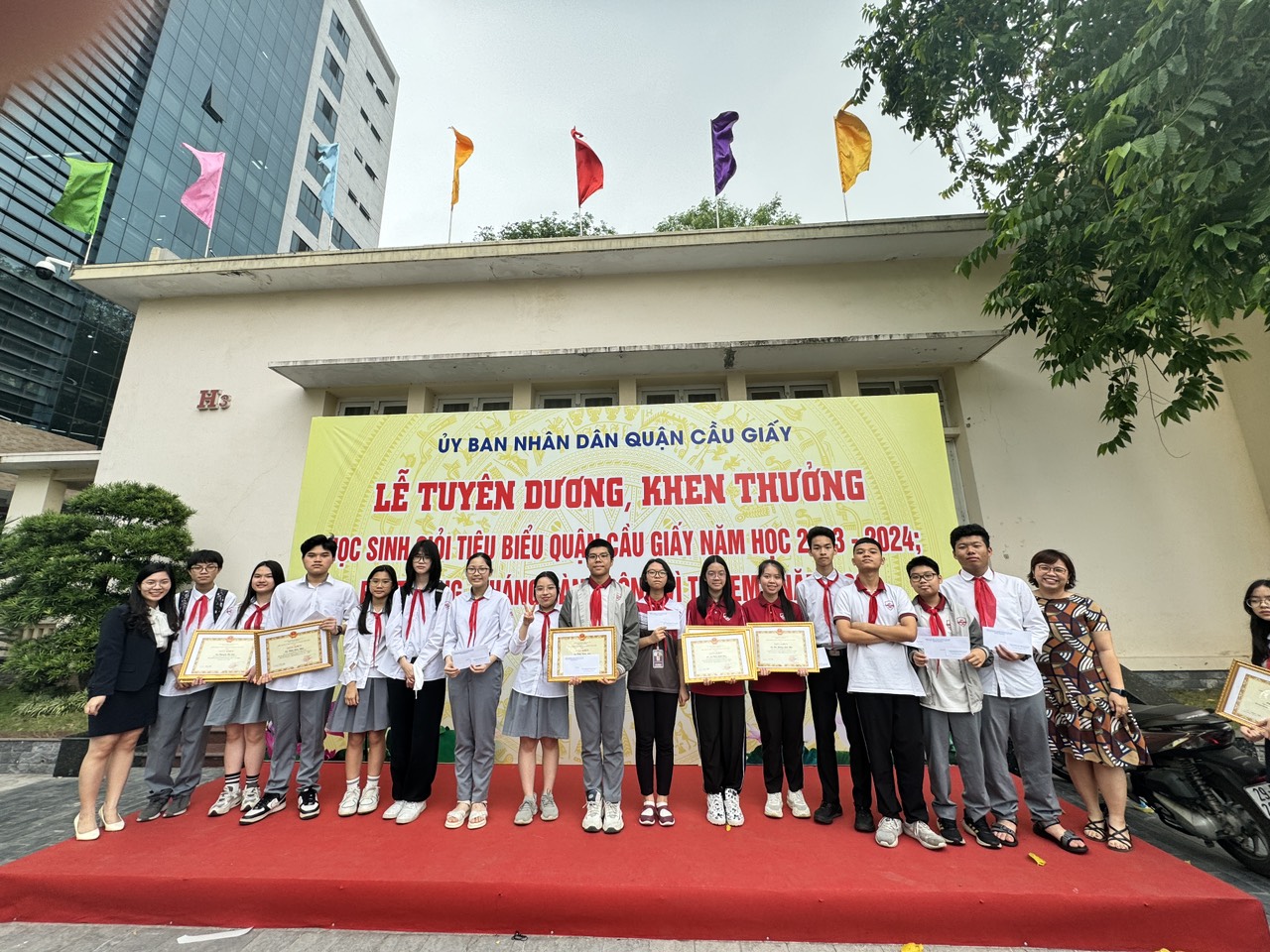 Thủ khoa lớp 10 Chuyên Ngoại ngữ năm 2024, hiệu trưởng nhận xét: 