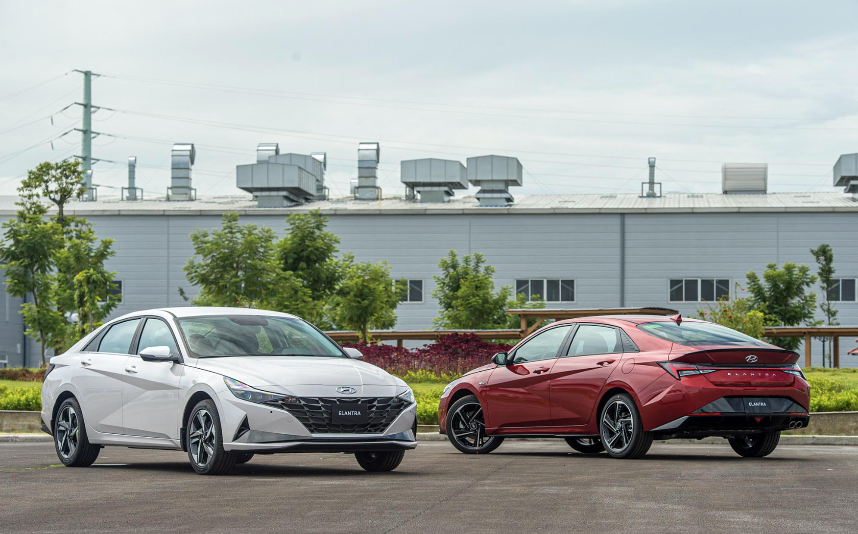 Hyundai adjusts prices of 4 car models, highest reduction of 100 million VND