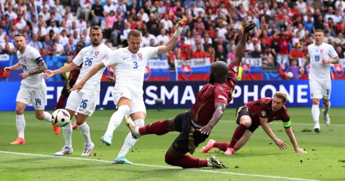 Lukaku thi đấu vô duyên, đội tuyển Bỉ thua sốc trước Slovakia