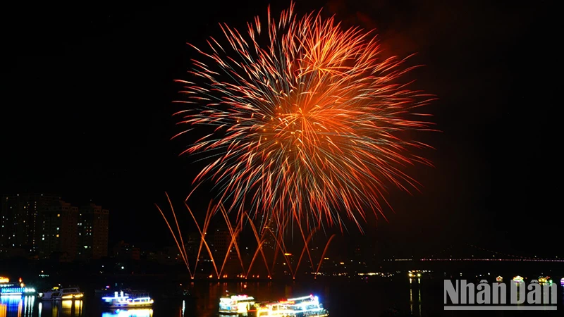 Obras maestras de fuegos artificiales de Italia y América foto 10