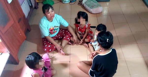 Những người dưng tốt bụng bên cạnh 5 mẹ con 'vô danh'