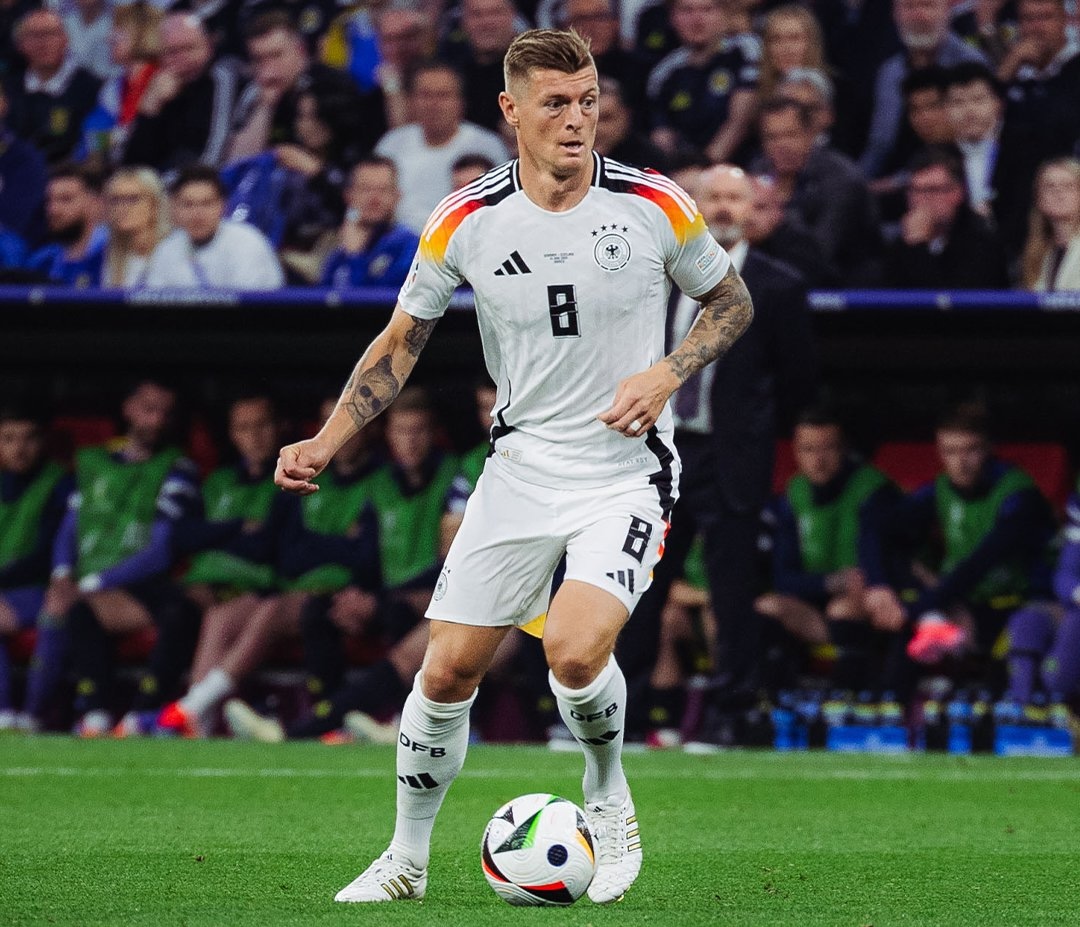 Báo Tây Ban Nha: Toni Kroos làm ơn đừng giải nghệ- Ảnh 1.