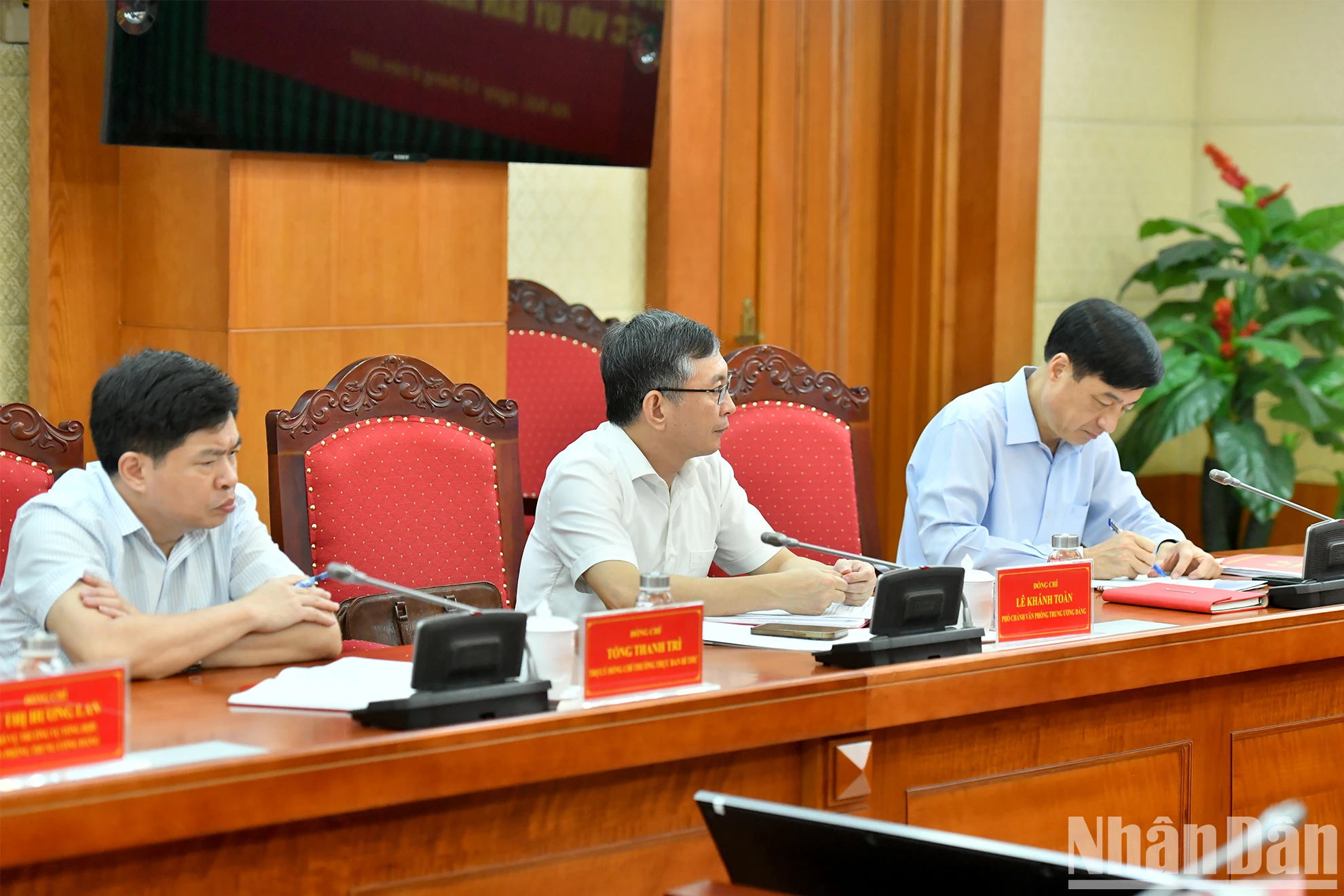 [Photo] Le camarade Luong Cuong travaille avec le Comité central d'inspection photo 3