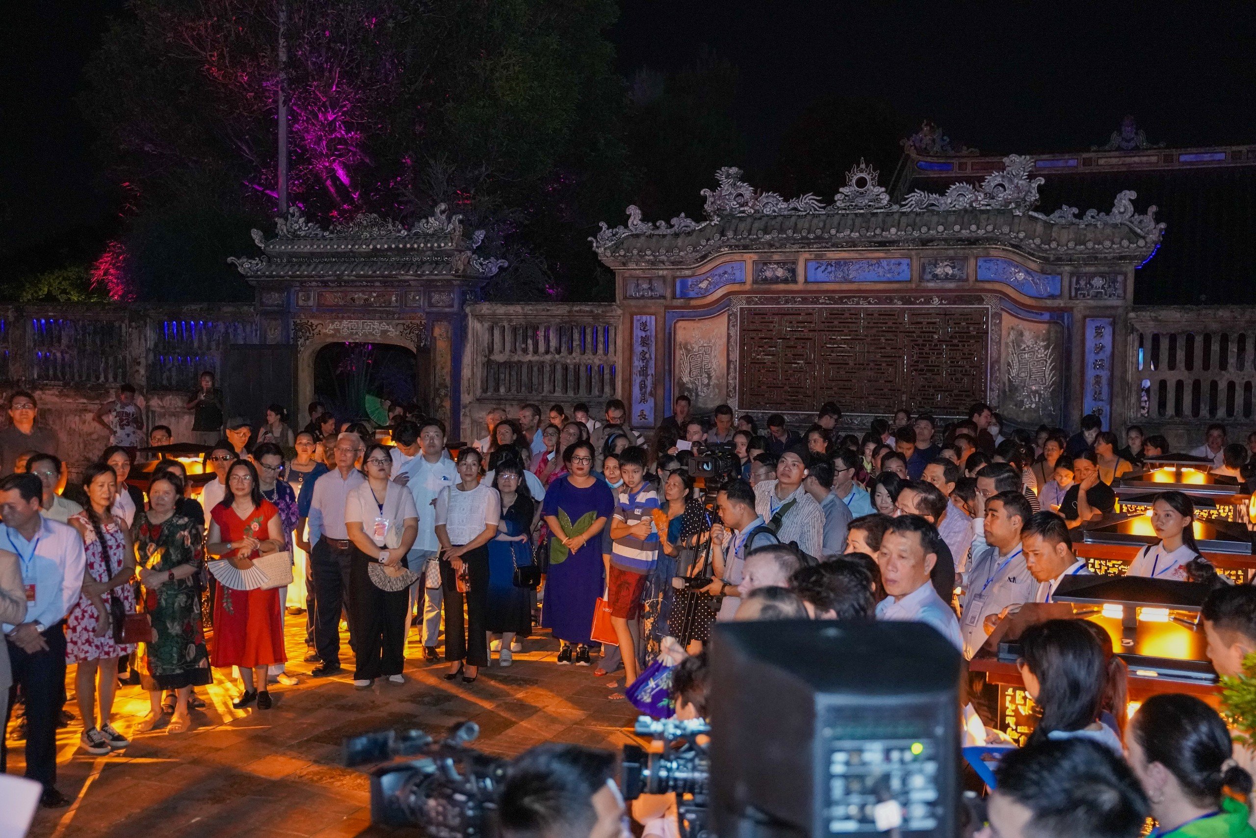 Những hình ảnh và thống kê ấn tượng tại Tuần lễ Festival nghệ thuật Quốc tế Huế 2024 - Ảnh 12.