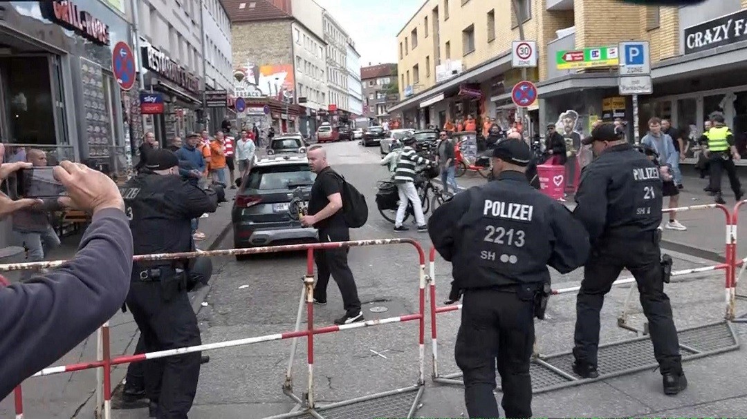 世界 - ユーロ2024：ハンブルク警察、試合前にハンマー攻撃を阻止するため発砲