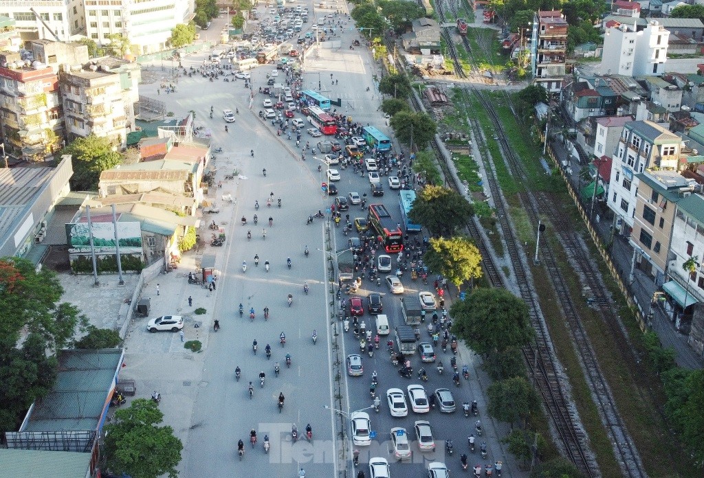 Clôture de la moitié de la rue Giai Phong pour creuser un tunnel sous la Ring Road 2.5 photo 8