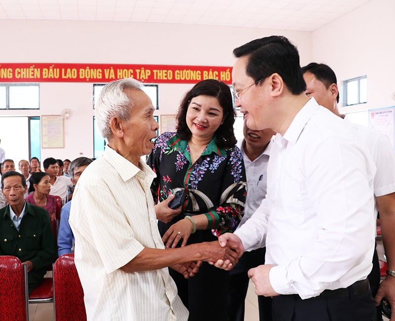 Chủ tịch UBND tỉnh Nghệ An dự ngày hội Đại đoàn kết tại huyện Nam Đàn