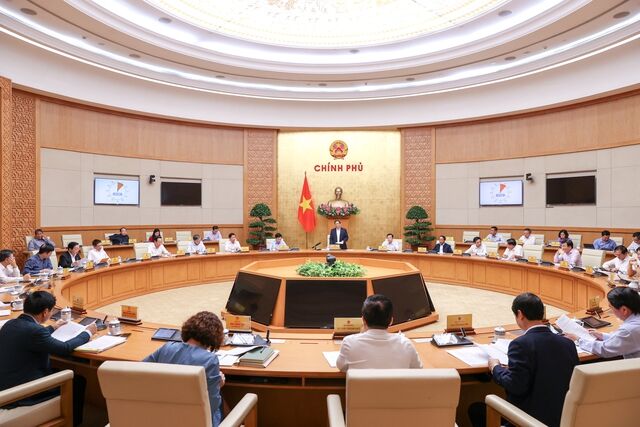 Thủ tướng nêu hàng loạt nhiệm vụ, giải pháp quan trọng để hoàn thành tốt mục tiêu của năm 2022 - Ảnh 2.