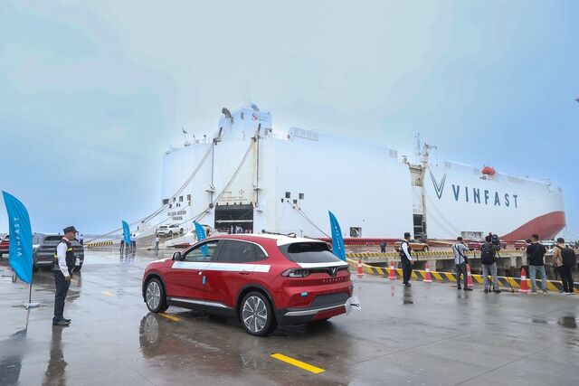 Thủ tướng chứng kiến ô tô điện thương hiệu Việt Nam lần đầu tiến ra thế giới - Ảnh 4.