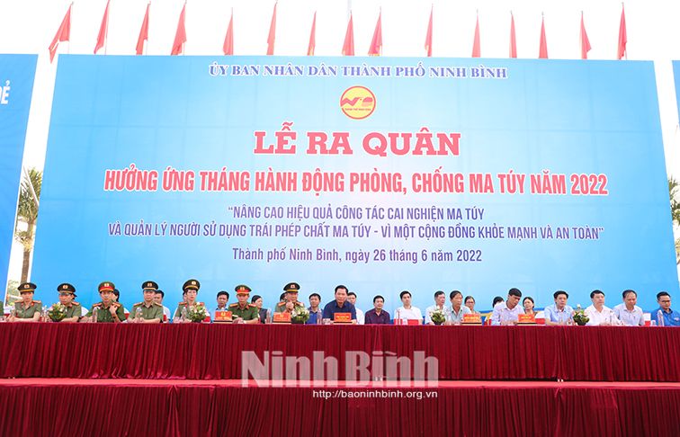 Thành phố Ninh Bình ra quân tháng hành động phòng chống ma túy.