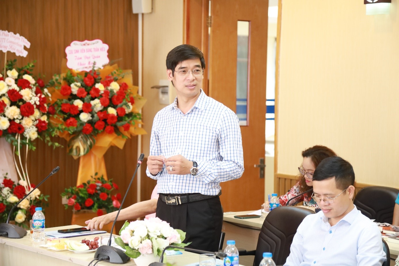 TS. Nguyễn Mạnh Hải, Viện trưởng Viện Thông tin Khoa học, Học viện Chính trị Quốc gia Hồ Chí Minh chia sẻ tại Hội nghị.