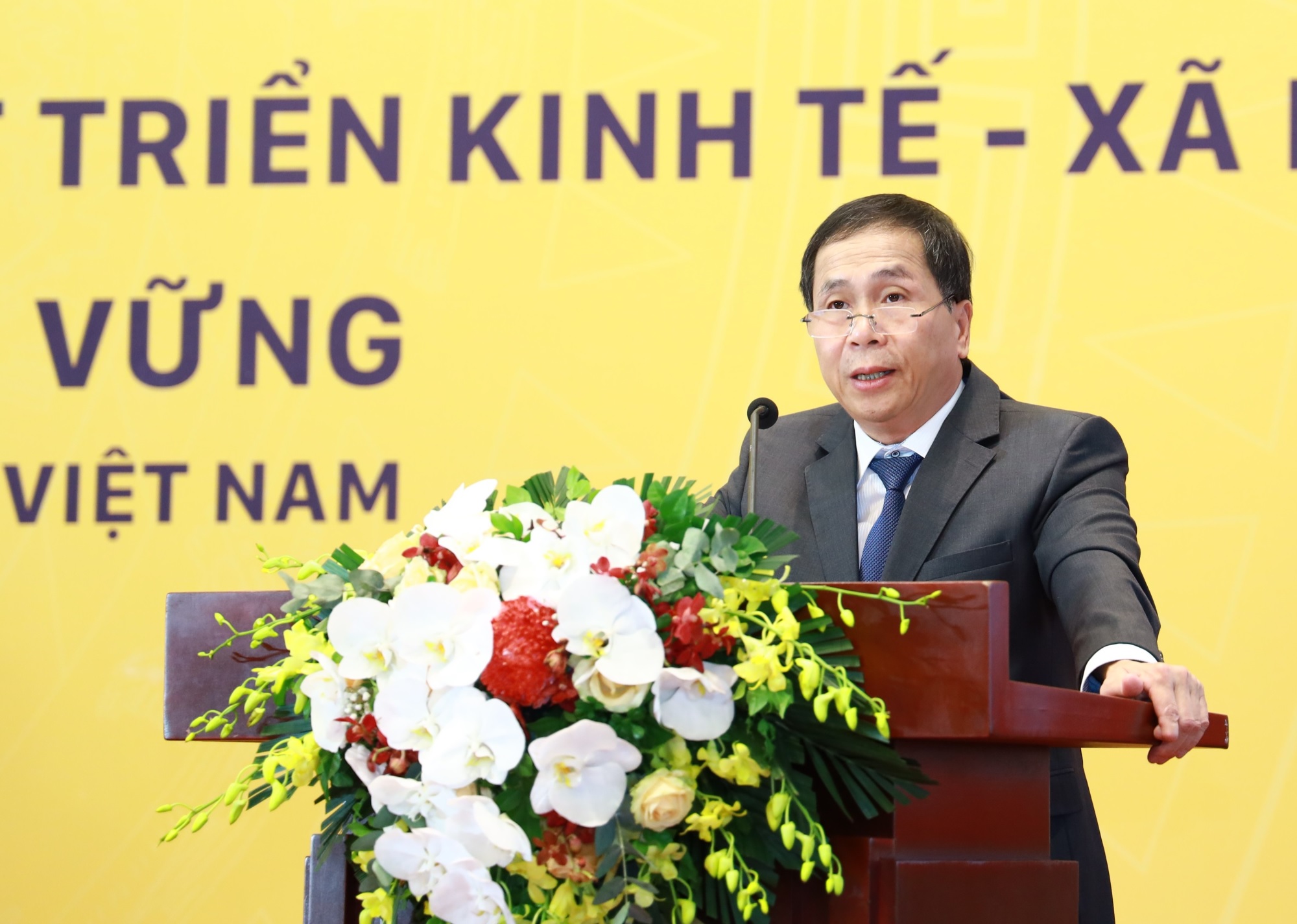 Thứ trưởng Bộ Nội vụ Triệu Văn Cường phát biểu tại Hội nghị.