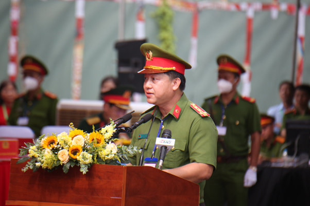 Đại tá Huỳnh Quang Tâm - Trưởng phòng PC07 phát biểu tại buổi diễn tập