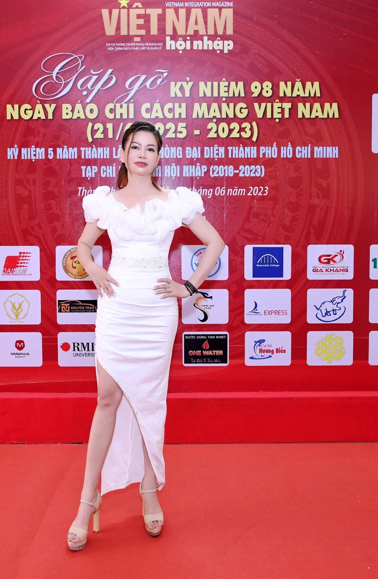 Hoa khôi – Doanh nhân Lê Thu Hà trong sự kiện của Tạp chí Việt Nam Hội Nhập