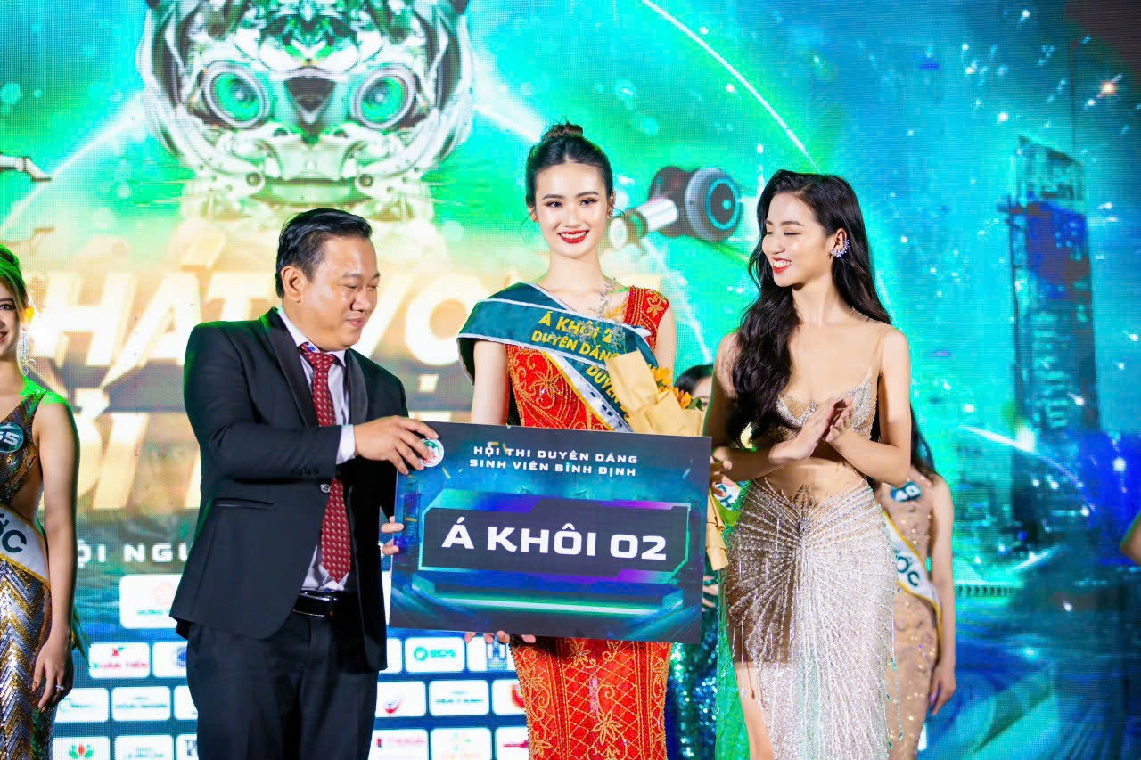 Trước khi tham gia Miss World Việt Nam 2023 - Ý Nhi từng đạt danh hiệu Á khôi Duyên dáng sinh viên Bình Định