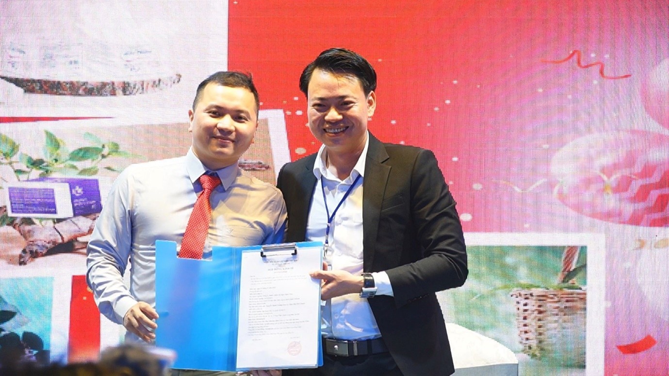 Ông Nguyễn Mạnh Cường ký kết hợp tác với ông Trần Đức Minh, Chủ tịch Tập đoàn NCT3