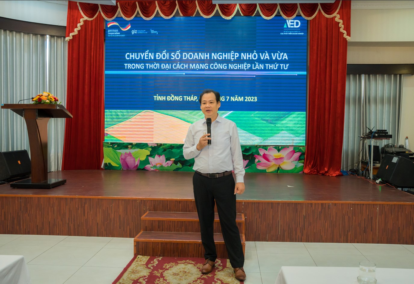 TS. Trần Anh Quân –Viện Công nghệ Châu Á (AIT) tại Việt Nam, trình bày về phát triển nông nghiệp trong thời đại số
