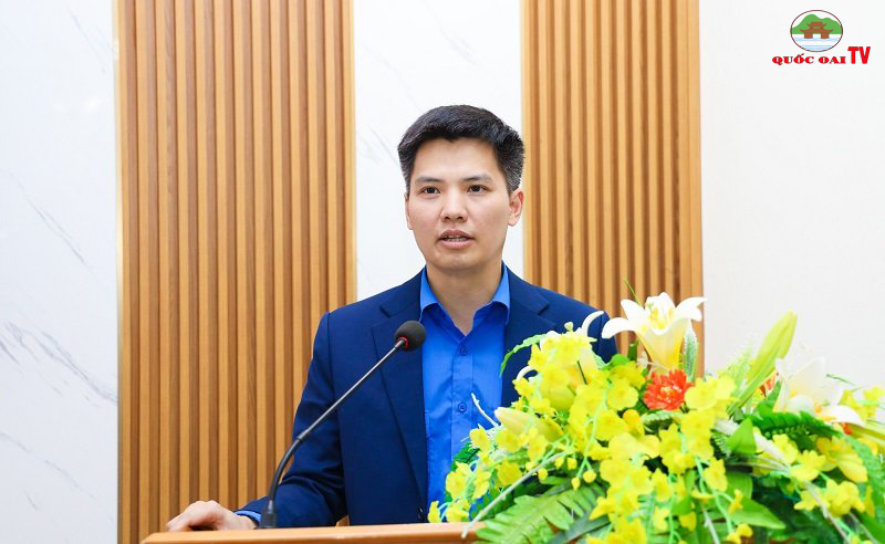 Đồng chí Nguyễn Văn Đồng, Huyện ủy viên, Bí thư Đoàn TNCS Hồ Chí Minh huyện Quốc Oai thông qua báo cáo.