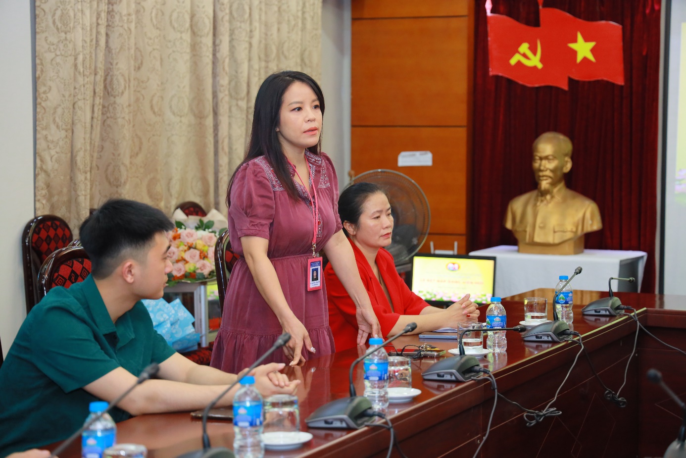 Đồng chí Nguyễn Thị Hồng Hoa, Phó Bí thư Đảng ủy, Phó Hiệu trưởng HCCT phát biểu tại buổi lễ.