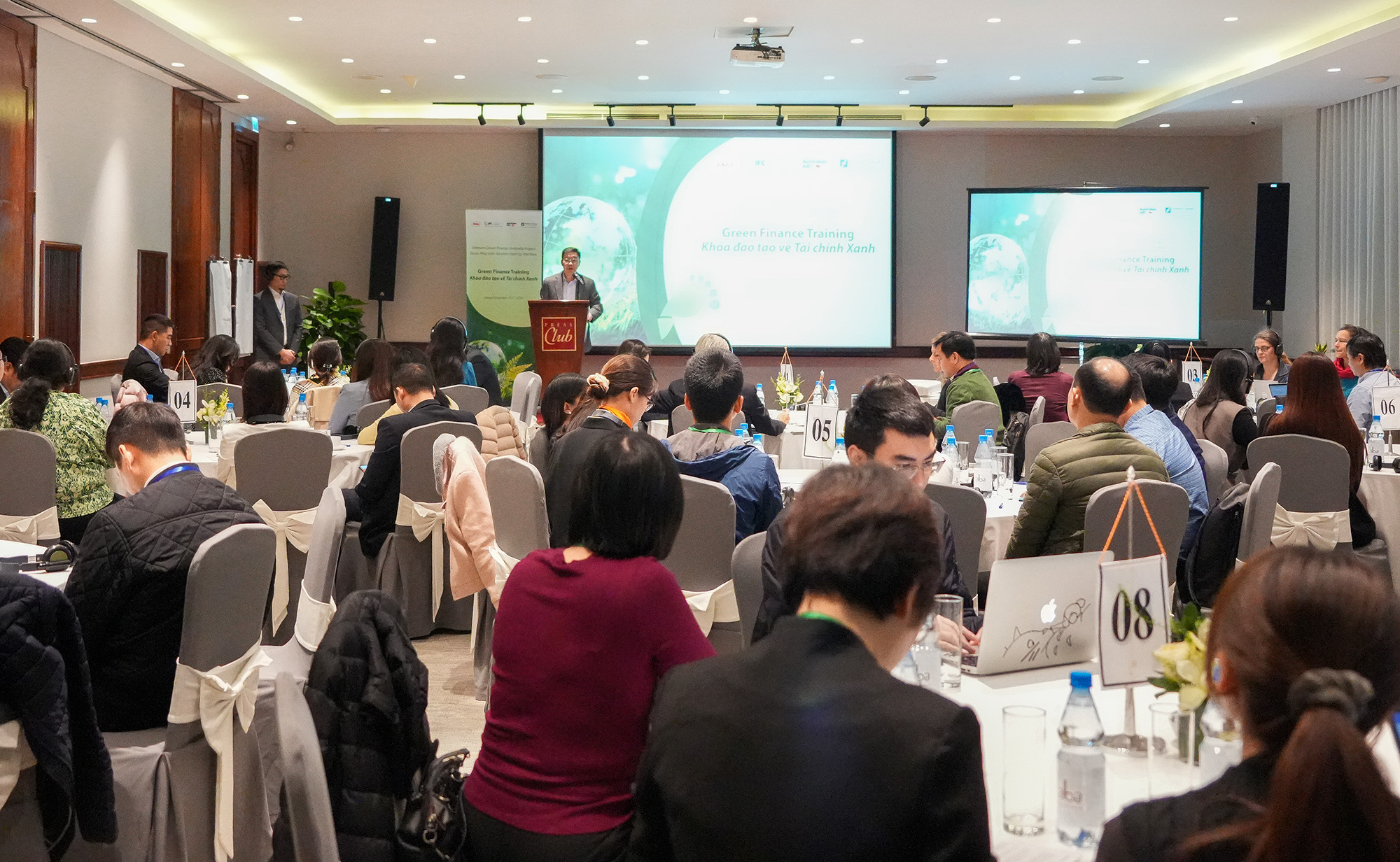 Ngày 15/11, tại Hà Nội, Hiệp hội Ngân hàng Việt Nam (VNBA) đã phối hợp với Tổ chức Tài chính Quốc tế (IFC) tổ chức chương trình đào tạo về Tài chính xanh.