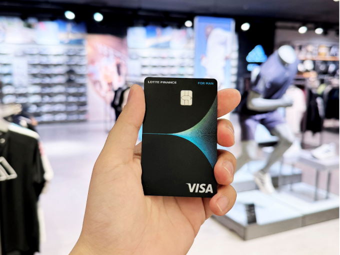 Người dùng có thể sử dụng thẻ tín dụng tại các đối tác liên kết của Lotte Finance để nhận được ưu đãi hoàn tiền hấp dẫn. Ảnh: Lotte Finance