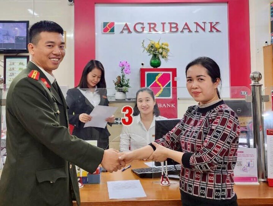 Công an tỉnh Bắc Giang và cán bộ Agribank Dĩnh Kế - Chi nhánh Bắc Giang II giúp ngăn chặn thủ đoạn lừa đảo qua mạng