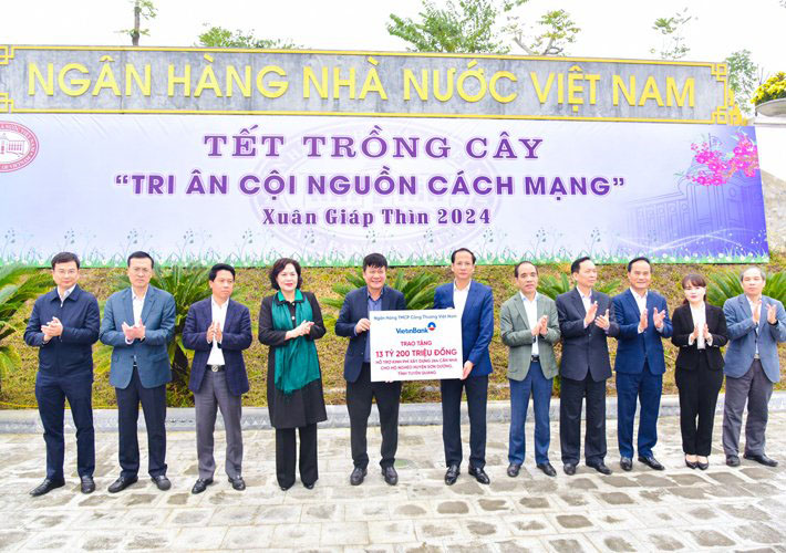 VietinBank trao tặng 264 căn nhà ở trị giá 13,2 tỷ đồng cho hộ nghèo huyện Sơn Dương