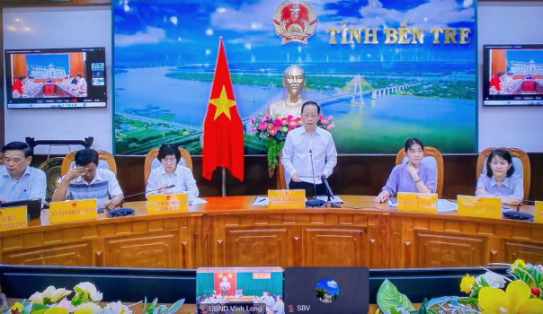 Đ/c Nguyễn Trúc Sơn - Phó Chủ tịch Thường trực UBND tỉnh Bến Tre báo cáo tại buổi làm việc