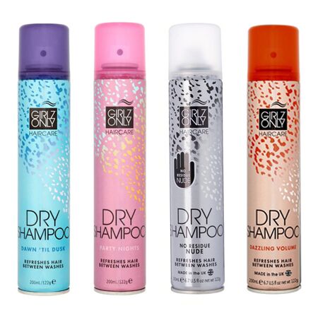 Dầu gội khô Girlz Only Dry Shampoo.