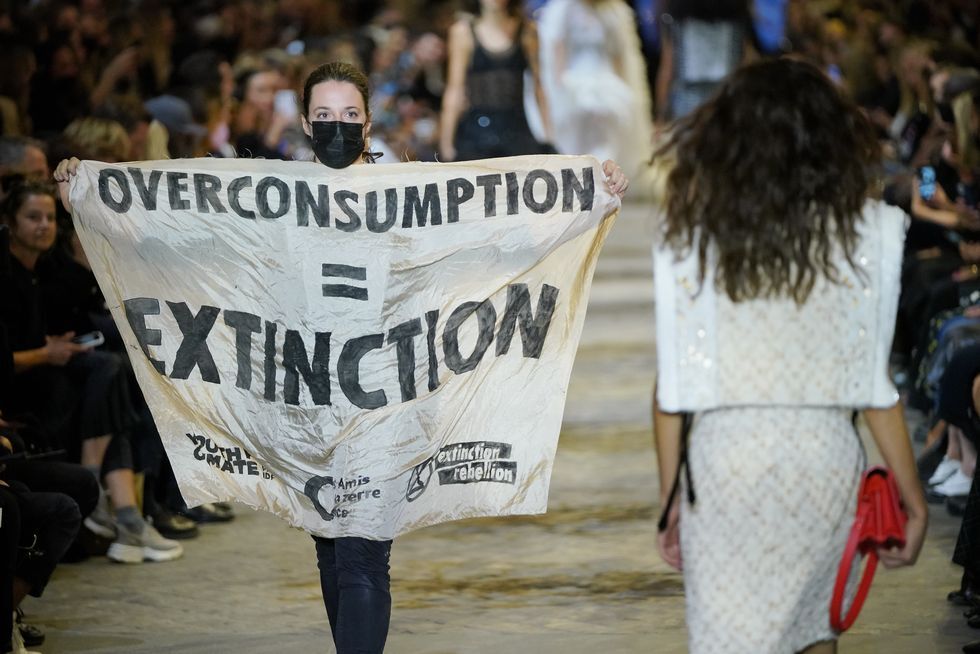 Louis Vuitton biểu tình