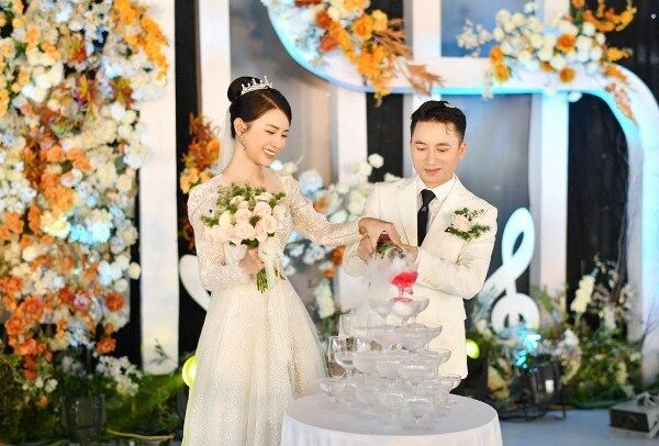 Đám cưới của Phan Mạnh Quỳnh - Khánh Vy ngày 17/4.