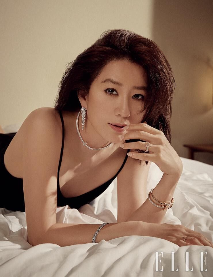 Kim Hee Ae diện trang sức Tiffany & Co