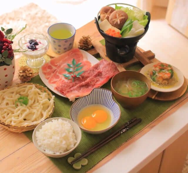 Sukiyaki được mọi người yêu thích bởi hương vị tươi ngon và cách thưởng thức vô cùng độc đáo.