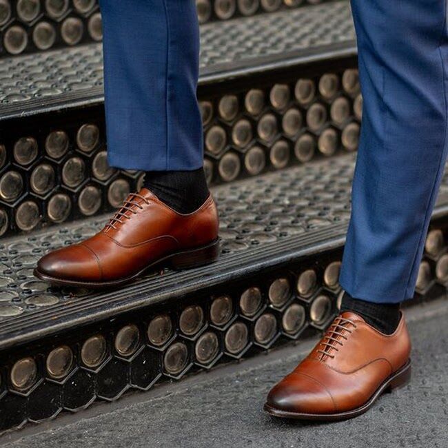 Không hề khoa trương khi cho rằng, bất kỳ một người đàn ông nào đều cũng cần có một đôi giày Spectator đúng chuẩn.