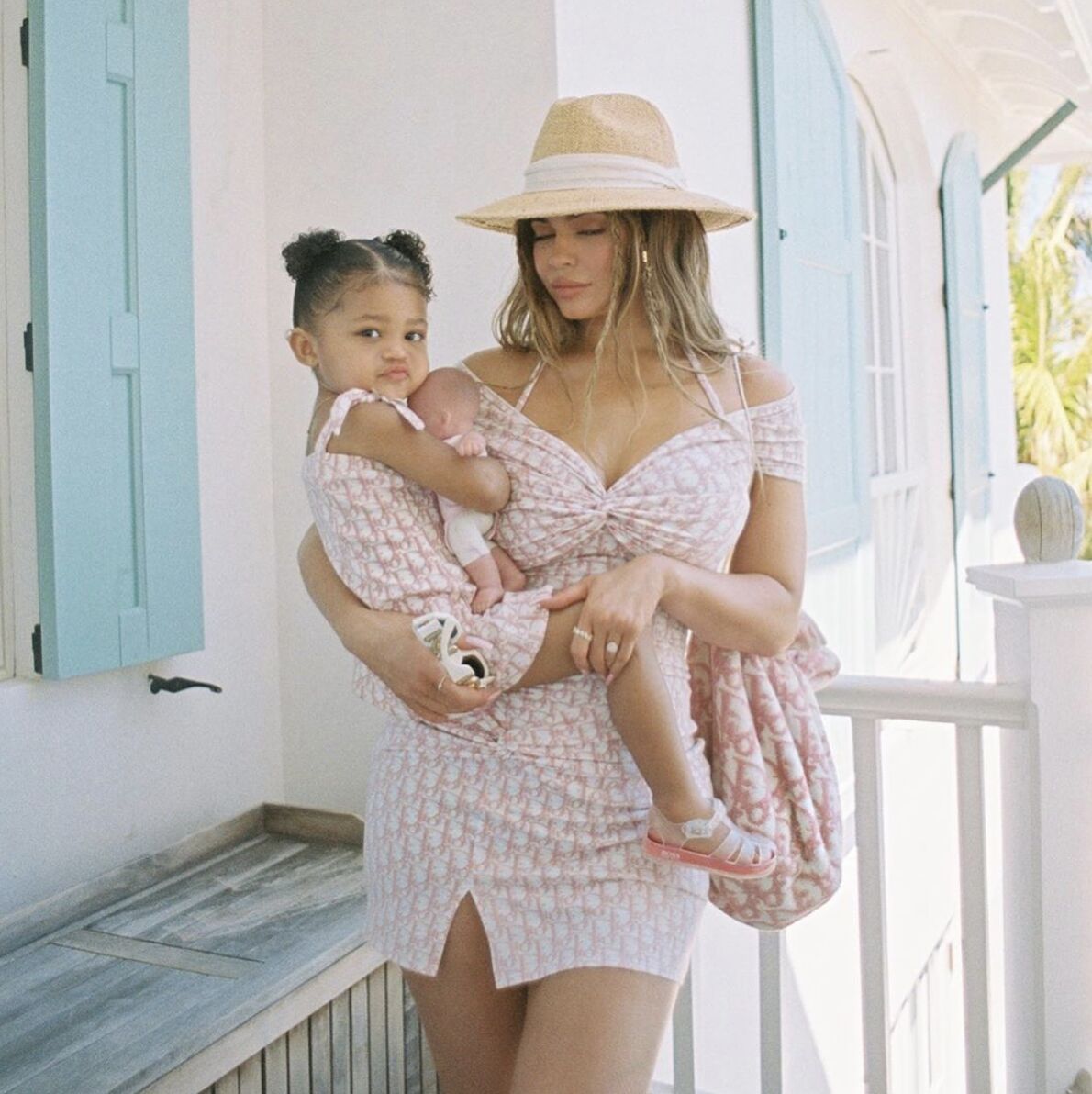 Kylie Jenner lập thương hiệu thời trang dành cho trẻ em